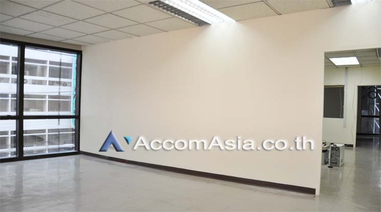 6  Office Space For Rent in Silom ,Bangkok BTS Sala Daeng at Kitpanit Building 13002152